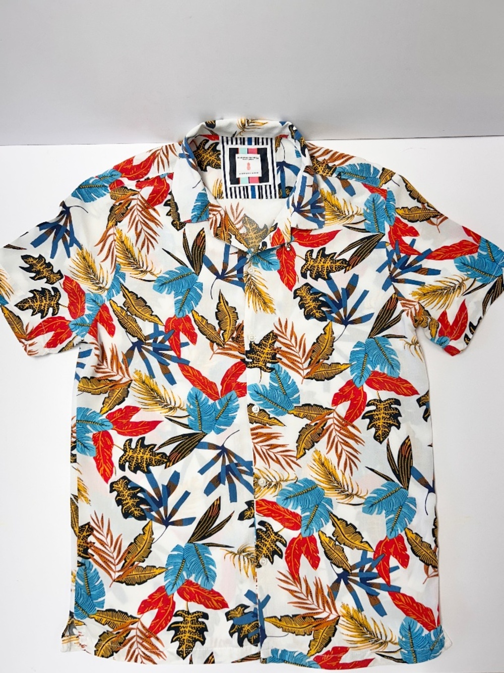 Ricky Singh Denim & Flower Men's Shirt Size Small Feathers Oak Leaves Hawaiian